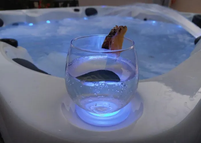 Vakantiehuis Mihael House - Three Bedroom With Jacuzzi Zadar