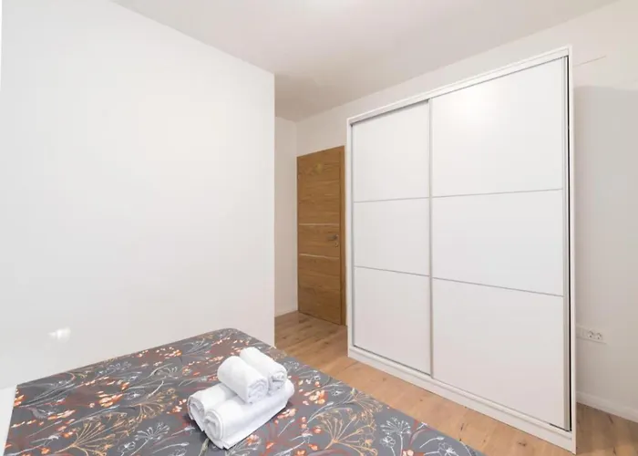 Mihael House - Three Bedroom With Jacuzzi Ferienhaus *