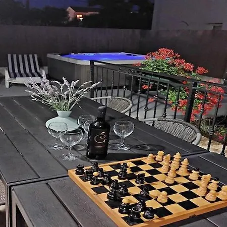 Feriehus Mihael House - Three Bedroom With Jacuzzi *