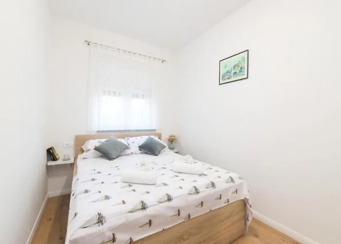 Holiday home Mihael House - Three Bedroom With Jacuzzi *